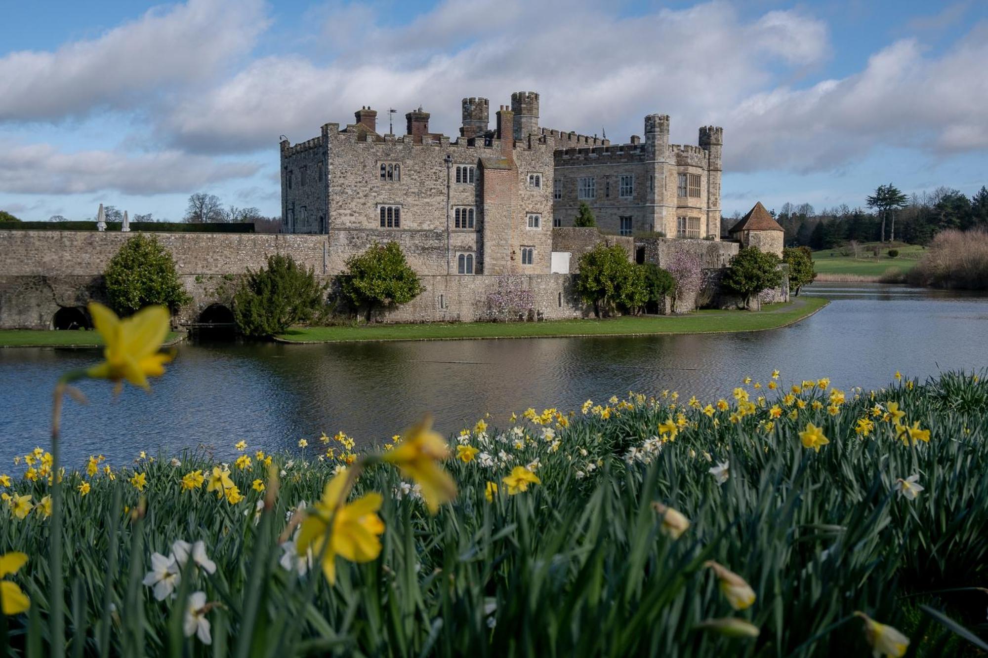 Leeds Castle Stable Courtyard Bed And Breakfast Maidstone Exteriör bild